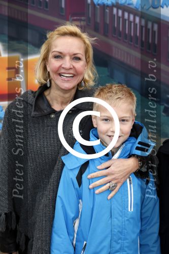 Amsterdam 3 februari 2013
Premiere Ted en de Schat in pathe Arena. mariska v Kolck met zoon en vriendjes
Peter Smulders bv