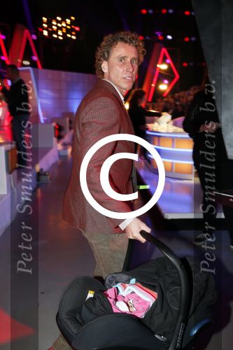 Hilversum 19 januari 2013
Opnames sterren dansen op het ijs in studio 24 gepresenteerd door Gerard Joling. Michael Boogerd met zijn vriendin Darya Nucci en dochtertje Anais
Peter Smulders bv