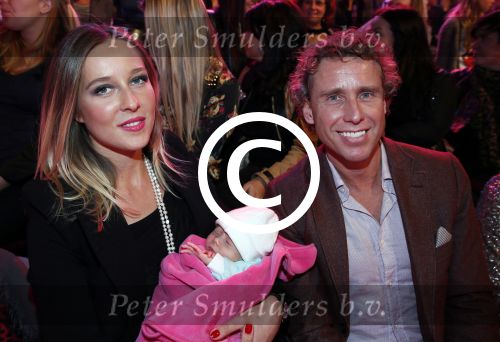 Hilversum 19 januari 2013
Opnames sterren dansen op het ijs in studio 24 gepresenteerd door Gerard Joling. Michael Boogerd met zijn vriendin Darya Nucci en dochtertje Anais
Peter Smulders bv