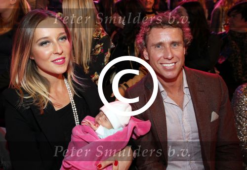 Hilversum 19 januari 2013
Opnames sterren dansen op het ijs in studio 24 gepresenteerd door Gerard Joling. Michael Boogerd met zijn vriendin Darya Nucci en dochtertje Anais
Peter Smulders bv