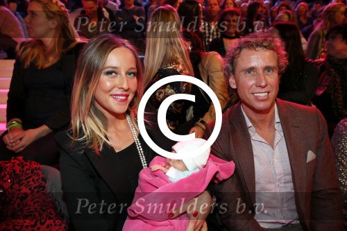 Hilversum 19 januari 2013
Opnames sterren dansen op het ijs in studio 24 gepresenteerd door Gerard Joling. Michael Boogerd met zijn vriendin Darya Nucci en dochtertje Anais
Peter Smulders bv