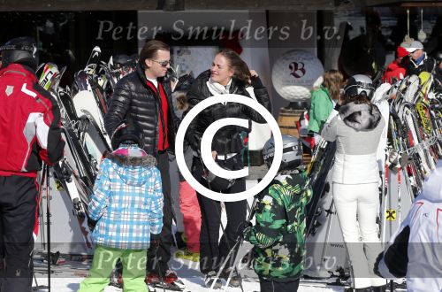 Lech 17 februari 2013
Michiel en Marloes Mens op skivakantie in Lech. Ook de moeder en zussen van Marloes zijn erbij.
Peter Smulders bv