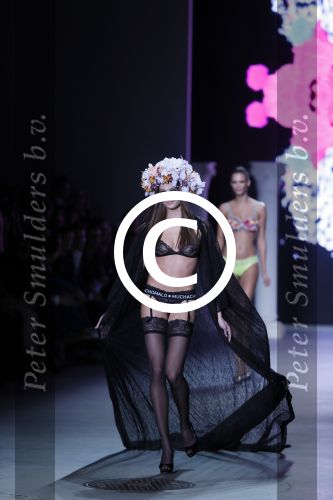Amsterdam 25 januari 2013
Modeshow muchachomalo tijdens amsterdam fashion week met oa Ferry Doedens.
Peter Smulders bv