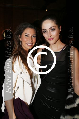 Amsterdam 5 februari 2013
Modeshow Nikkie Plessen bij the harbour Club. zus Yolanthe met Nadia Palesa
Peter Smulders bv
