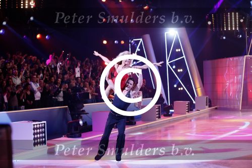 Hilversum 19 januari 2013
Pamela Anderson en haar schaatspartner Matt Evers bij sterren dansen op het ijs van SBS6.
Peter Smulders bv