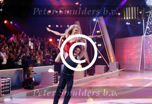 Hilversum 19 januari 2013
Pamela Anderson en haar schaatspartner Matt Evers bij sterren dansen op het ijs van SBS6.
Peter Smulders bv