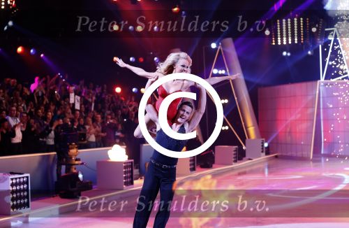 Hilversum 19 januari 2013
Pamela Anderson en haar schaatspartner Matt Evers bij sterren dansen op het ijs van SBS6.
Peter Smulders bv
