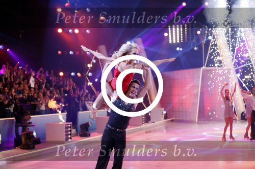 Hilversum 19 januari 2013
Pamela Anderson en haar schaatspartner Matt Evers bij sterren dansen op het ijs van SBS6.
Peter Smulders bv
