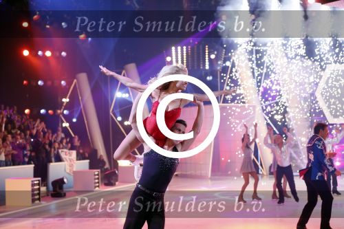 Hilversum 19 januari 2013
Pamela Anderson en haar schaatspartner Matt Evers bij sterren dansen op het ijs van SBS6.
Peter Smulders bv