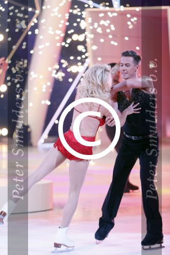 Hilversum 19 januari 2013
Pamela Anderson en haar schaatspartner Matt Evers bij sterren dansen op het ijs van SBS6.
Peter Smulders bv