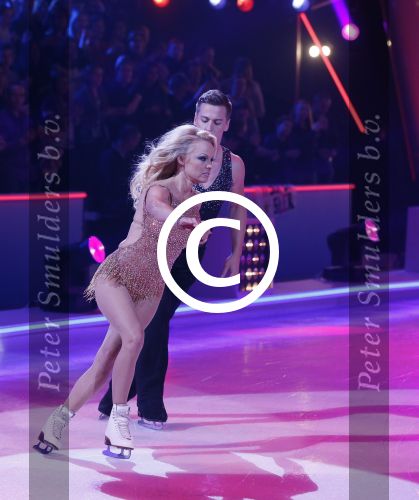 Hilversum 19 januari 2013
Pamela Anderson en haar schaatspartner Matt Evers bij sterren dansen op het ijs van SBS6.
Peter Smulders bv
