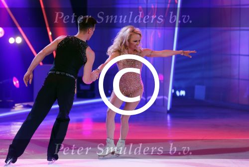 Hilversum 19 januari 2013
Pamela Anderson en haar schaatspartner Matt Evers bij sterren dansen op het ijs van SBS6.
Peter Smulders bv