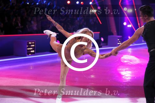 Hilversum 19 januari 2013
Pamela Anderson en haar schaatspartner Matt Evers bij sterren dansen op het ijs van SBS6.
Peter Smulders bv