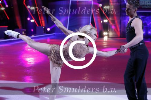 Hilversum 19 januari 2013
Pamela Anderson en haar schaatspartner Matt Evers bij sterren dansen op het ijs van SBS6.
Peter Smulders bv