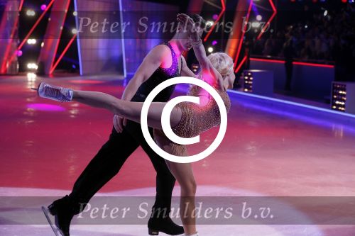 Hilversum 19 januari 2013
Pamela Anderson en haar schaatspartner Matt Evers bij sterren dansen op het ijs van SBS6.
Peter Smulders bv