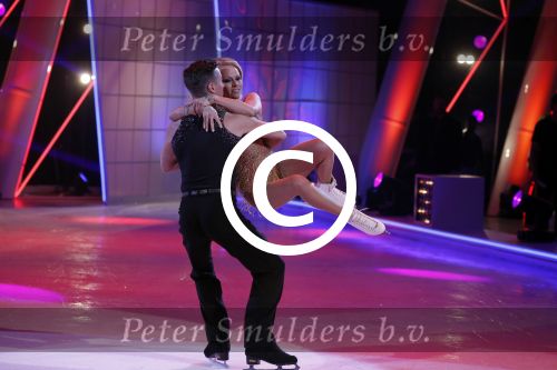 Hilversum 19 januari 2013
Pamela Anderson en haar schaatspartner Matt Evers bij sterren dansen op het ijs van SBS6.
Peter Smulders bv