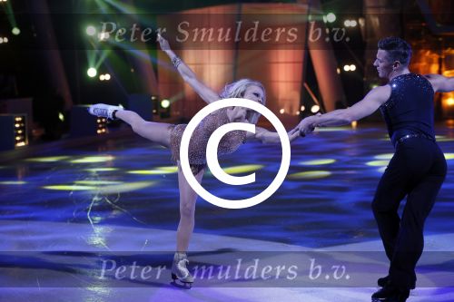 Hilversum 19 januari 2013
Pamela Anderson en haar schaatspartner Matt Evers bij sterren dansen op het ijs van SBS6.
Peter Smulders bv