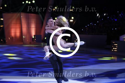 Hilversum 19 januari 2013
Pamela Anderson en haar schaatspartner Matt Evers bij sterren dansen op het ijs van SBS6.
Peter Smulders bv