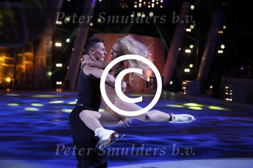 Hilversum 19 januari 2013
Pamela Anderson en haar schaatspartner Matt Evers bij sterren dansen op het ijs van SBS6.
Peter Smulders bv
