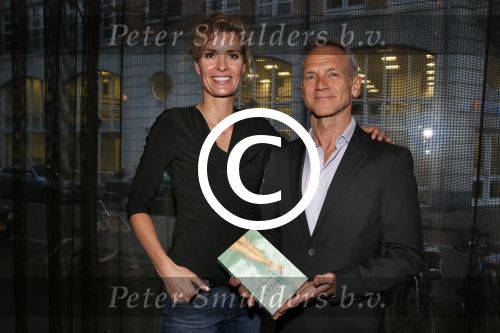 Amsterdam 4 februari 2013
Presentatie boek Patricia Snel in V hotel . Jaap Jongbloed krijgt het eerste exemplaar en zijn vriendin Quirine Melssen zingt verschillende liederen.
Peter Smulders bv