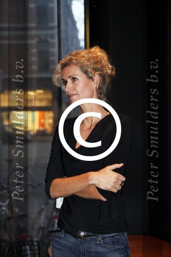 Amsterdam 4 februari 2013
Presentatie boek Patricia Snel in V hotel . Jaap Jongbloed krijgt het eerste exemplaar en zijn vriendin Quirine Melssen zingt verschillende liederen.
Peter Smulders bv