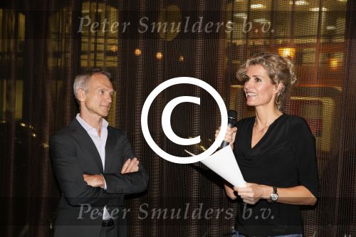 Amsterdam 4 februari 2013
Presentatie boek Patricia Snel in V hotel . Jaap Jongbloed krijgt het eerste exemplaar en zijn vriendin Quirine Melssen zingt verschillende liederen.
Peter Smulders bv