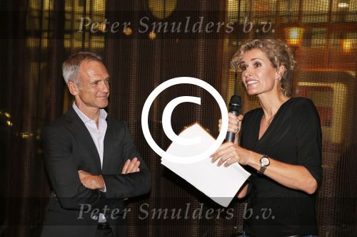 Amsterdam 4 februari 2013
Presentatie boek Patricia Snel in V hotel . Jaap Jongbloed krijgt het eerste exemplaar en zijn vriendin Quirine Melssen zingt verschillende liederen.
Peter Smulders bv