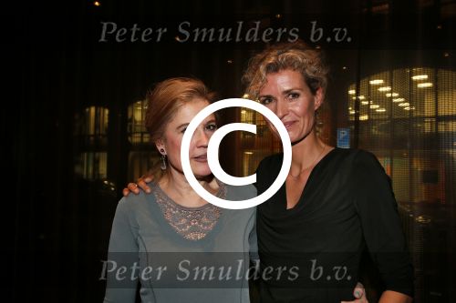 Amsterdam 4 februari 2013
Presentatie boek Patricia Snel in V hotel . Jaap Jongbloed krijgt het eerste exemplaar en zijn vriendin Quirine Melssen zingt verschillende liederen.
Peter Smulders bv