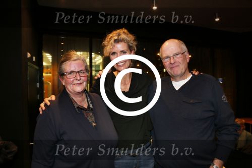 Amsterdam 4 februari 2013
Presentatie boek Patricia Snel in V hotel . Jaap Jongbloed krijgt het eerste exemplaar en zijn vriendin Quirine Melssen zingt verschillende liederen.
Peter Smulders bv