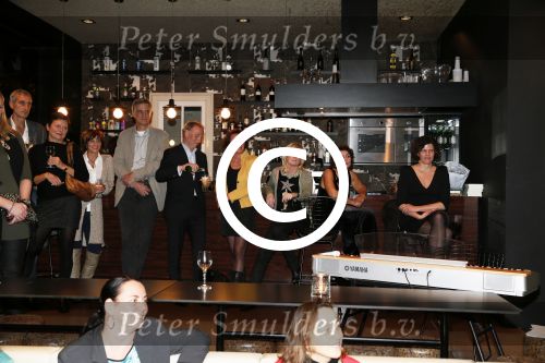 Amsterdam 4 februari 2013
Presentatie boek Patricia Snel in V hotel . Jaap Jongbloed krijgt het eerste exemplaar en zijn vriendin Quirine Melssen zingt verschillende liederen.
Peter Smulders bv
