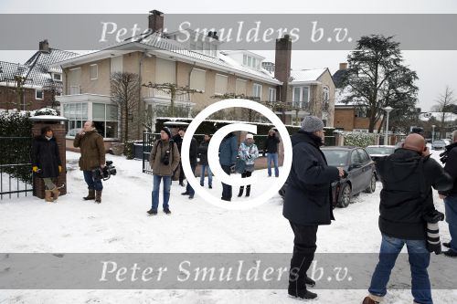 Amsterdam 22 januari 2013
Estelle Cruijff en twee vrienden hebben Badr Hari opgehaald nadat hij vrijgelaten is uit de gevangenis. Bij hun huis stond veel pers te wachten.
Peter Smulders bv