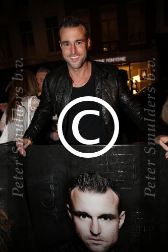 Amsterdam 7 februari 2013
Presentatie cover talkies met Olcay Gulsen en Philipp Plein erop.
Feestje is op de cd pc Hooftstraat bij cafe PC
Peter Smulders bv