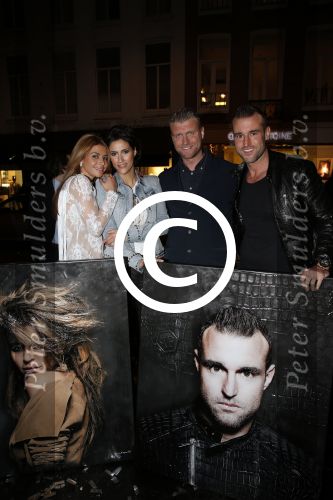 Amsterdam 7 februari 2013
Presentatie cover talkies met Olcay Gulsen en Philipp Plein erop.
Feestje is op de cd pc Hooftstraat bij cafe PC
Peter Smulders bv