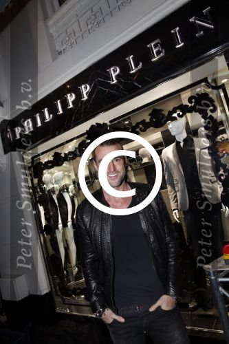 Amsterdam 7 februari 2013
Presentatie cover talkies met Olcay Gulsen en Philipp Plein erop.
Feestje is op de cd pc Hooftstraat bij cafe PC
Peter Smulders bv