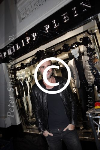 Amsterdam 7 februari 2013
Presentatie cover talkies met Olcay Gulsen en Philipp Plein erop.
Feestje is op de cd pc Hooftstraat bij cafe PC
Peter Smulders bv