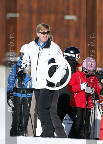 Lech, 18 Februari 2013 Fotoshoot Kon. huis in Lech tijdens de wintersportvakantie met o.a.: Koningin Beatrix, Prins Willem Alexander, Prinses Maxima, Prinses Amalia, Prinses Alexia en Prinses Ariane.
Foto Peter Smulders BV