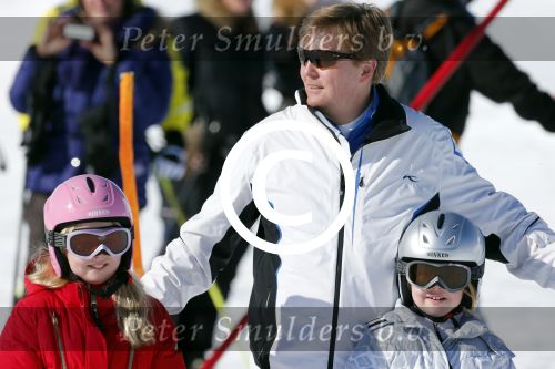 Lech, 18 Februari 2013 Fotoshoot Kon. huis in Lech tijdens de wintersportvakantie met o.a.: Koningin Beatrix, Prins Willem Alexander, Prinses Maxima, Prinses Amalia, Prinses Alexia en Prinses Ariane.
Foto Peter Smulders BV