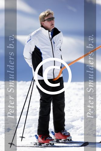 Lech, 18 Februari 2013 Fotoshoot Kon. huis in Lech tijdens de wintersportvakantie met o.a.: Koningin Beatrix, Prins Willem Alexander, Prinses Maxima, Prinses Amalia, Prinses Alexia en Prinses Ariane.
Foto Peter Smulders BV