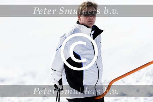 Lech, 18 Februari 2013 Fotoshoot Kon. huis in Lech tijdens de wintersportvakantie met o.a.: Koningin Beatrix, Prins Willem Alexander, Prinses Maxima, Prinses Amalia, Prinses Alexia en Prinses Ariane.
Foto Peter Smulders BV