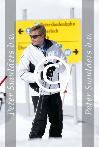 Lech, 18 Februari 2013 Fotoshoot Kon. huis in Lech tijdens de wintersportvakantie met o.a.: Koningin Beatrix, Prins Willem Alexander, Prinses Maxima, Prinses Amalia, Prinses Alexia en Prinses Ariane.
Foto Peter Smulders BV