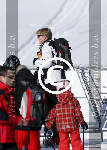 Lech, 18 Februari 2013 Fotoshoot Kon. huis in Lech tijdens de wintersportvakantie met o.a.: Koningin Beatrix, Prins Willem Alexander, Prinses Maxima, Prinses Amalia, Prinses Alexia en Prinses Ariane.
Foto Peter Smulders BV