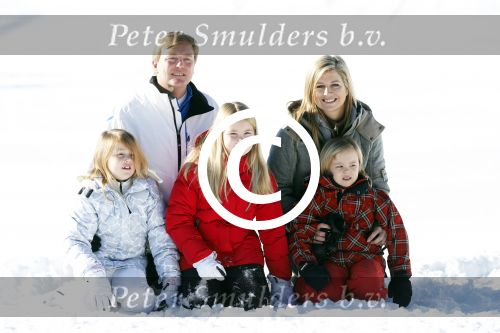 Lech, 18 Februari 2013 Fotoshoot Kon. huis in Lech tijdens de wintersportvakantie met o.a.: Koningin Beatrix, Prins Willem Alexander, Prinses Maxima, Prinses Amalia, Prinses Alexia en Prinses Ariane.
Foto Peter Smulders BV