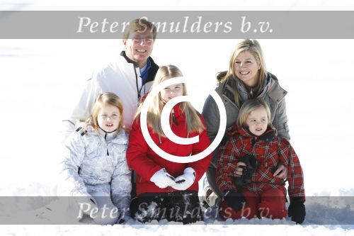 Lech, 18 Februari 2013 Fotoshoot Kon. huis in Lech tijdens de wintersportvakantie met o.a.: Koningin Beatrix, Prins Willem Alexander, Prinses Maxima, Prinses Amalia, Prinses Alexia en Prinses Ariane.
Foto Peter Smulders BV