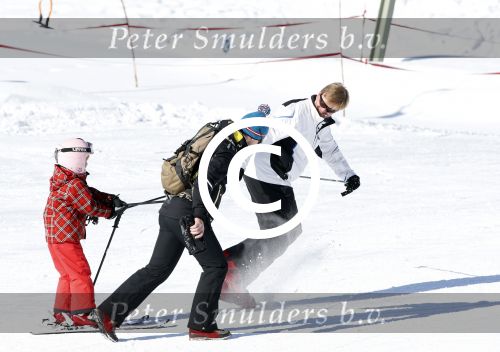 Lech, 18 Februari 2013 Fotoshoot Kon. huis in Lech tijdens de wintersportvakantie met o.a.: Koningin Beatrix, Prins Willem Alexander, Prinses Maxima, Prinses Amalia, Prinses Alexia en Prinses Ariane.
Foto Peter Smulders BV