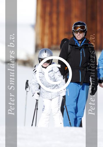 Lech, 18 Februari 2013 Fotoshoot Kon. huis in Lech tijdens de wintersportvakantie met o.a.: Koningin Beatrix, Prins Willem Alexander, Prinses Maxima, Prinses Amalia, Prinses Alexia en Prinses Ariane.
Foto Peter Smulders BV