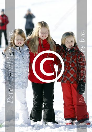 Lech, 18 Februari 2013 Fotoshoot Kon. huis in Lech tijdens de wintersportvakantie met o.a.: Koningin Beatrix, Prins Willem Alexander, Prinses Maxima, Prinses Amalia, Prinses Alexia en Prinses Ariane.
Foto Peter Smulders BV