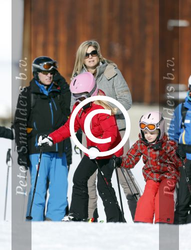 Lech, 18 Februari 2013 Fotoshoot Kon. huis in Lech tijdens de wintersportvakantie met o.a.: Koningin Beatrix, Prins Willem Alexander, Prinses Maxima, Prinses Amalia, Prinses Alexia en Prinses Ariane.
Foto Peter Smulders BV