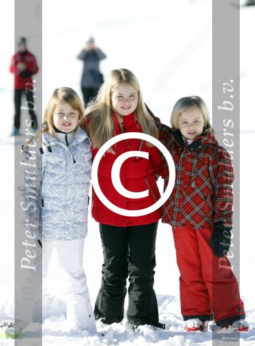 Lech, 18 Februari 2013 Fotoshoot Kon. huis in Lech tijdens de wintersportvakantie met o.a.: Koningin Beatrix, Prins Willem Alexander, Prinses Maxima, Prinses Amalia, Prinses Alexia en Prinses Ariane.
Foto Peter Smulders BV