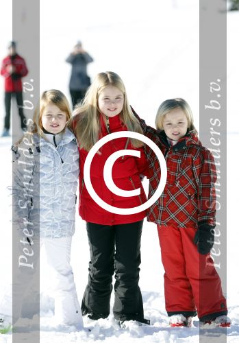 Lech, 18 Februari 2013 Fotoshoot Kon. huis in Lech tijdens de wintersportvakantie met o.a.: Koningin Beatrix, Prins Willem Alexander, Prinses Maxima, Prinses Amalia, Prinses Alexia en Prinses Ariane.
Foto Peter Smulders BV