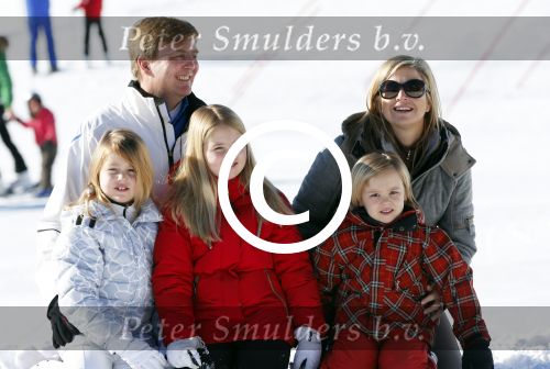Lech, 18 Februari 2013 Fotoshoot Kon. huis in Lech tijdens de wintersportvakantie met o.a.: Koningin Beatrix, Prins Willem Alexander, Prinses Maxima, Prinses Amalia, Prinses Alexia en Prinses Ariane.
Foto Peter Smulders BV
